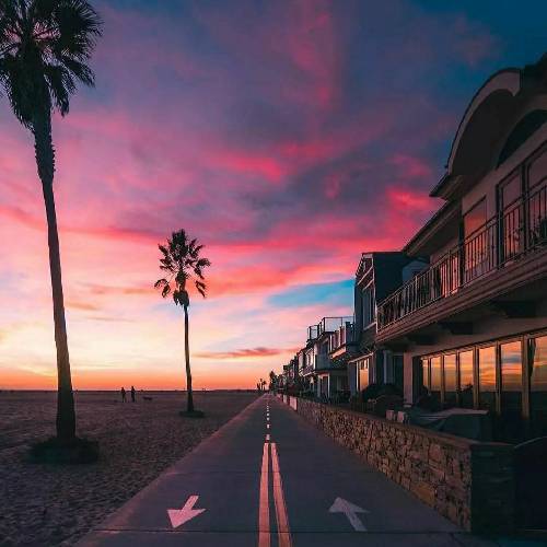 قله رو میرم بالا ندارم ترس از ارتفاع میپرم تا شاید بشم قهرمان قصه ها